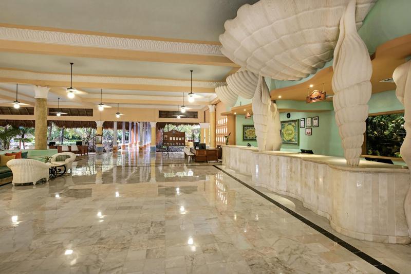 Iberostar Paraiso del Mar lobby with marble check-in desk