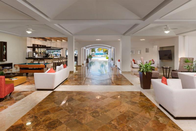 Expansive lobby with pool table and wide space