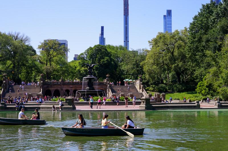 Boat rental in Central Park