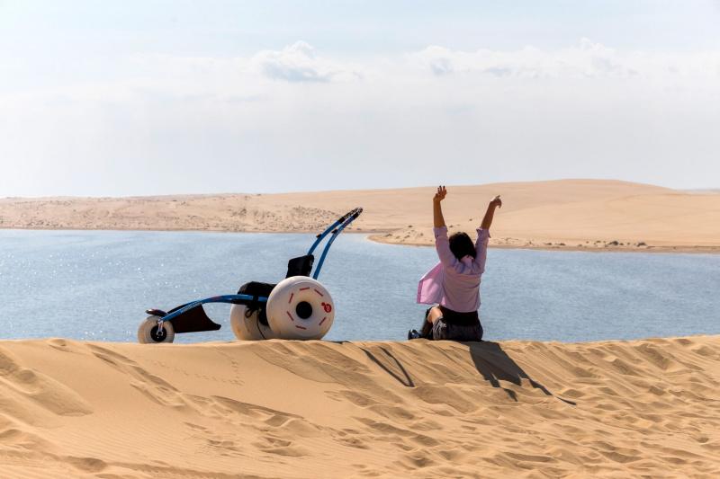Day 2: Dune Bashing and Desert Sightseeing thumbnail