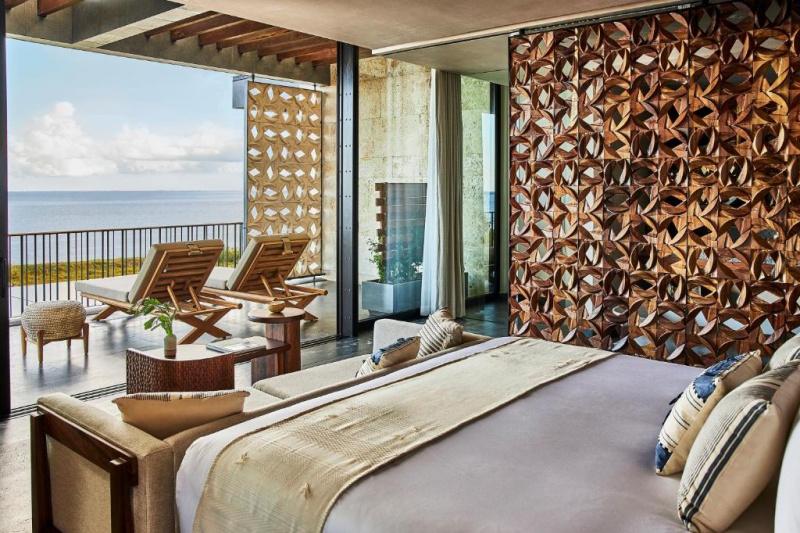 Suite with ocean view