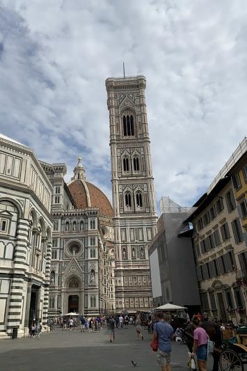 Street view of Florence's Piazza del Duomo